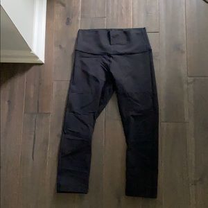 Lulu cropped leggings